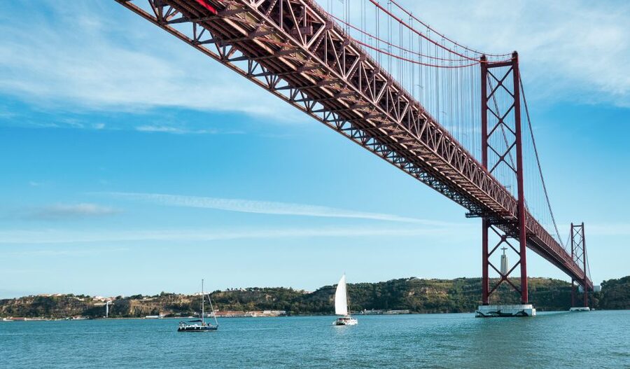 Lisbon: City Skyline Sailboat Cruise with Drink and Snacks - Praça do Comércio and Lisbon’s old quarters