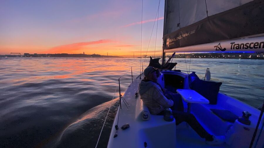 Lisbon: Sailboat Tour w/ Local Guide and Open Bar Green Wine - The first view: sailing out on the Tagus