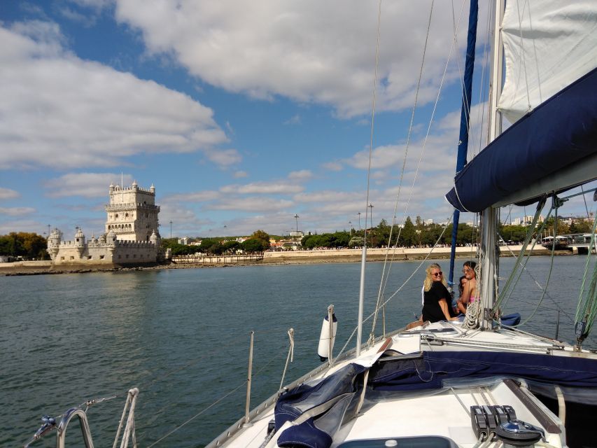 Lisbon: Sailing Tour with Wine and Snacks - The crew makes the difference