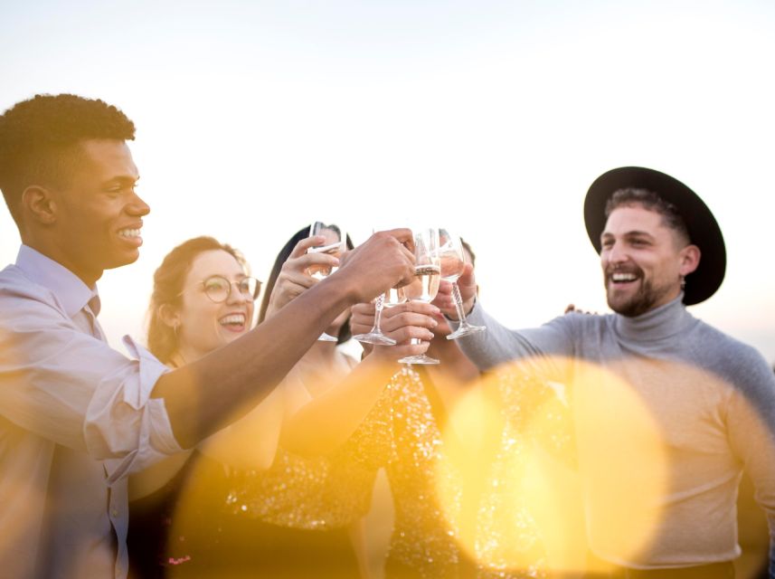 Lisbon: Sunset Boat Party Cruise with DJ and Open Bar - What this Tagus River party is really like