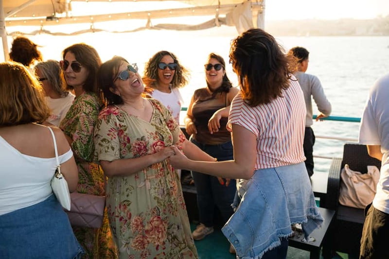 Lisbon: Sunset Boat Tour with Music and Drinks - Alfama and Christ the King from the water