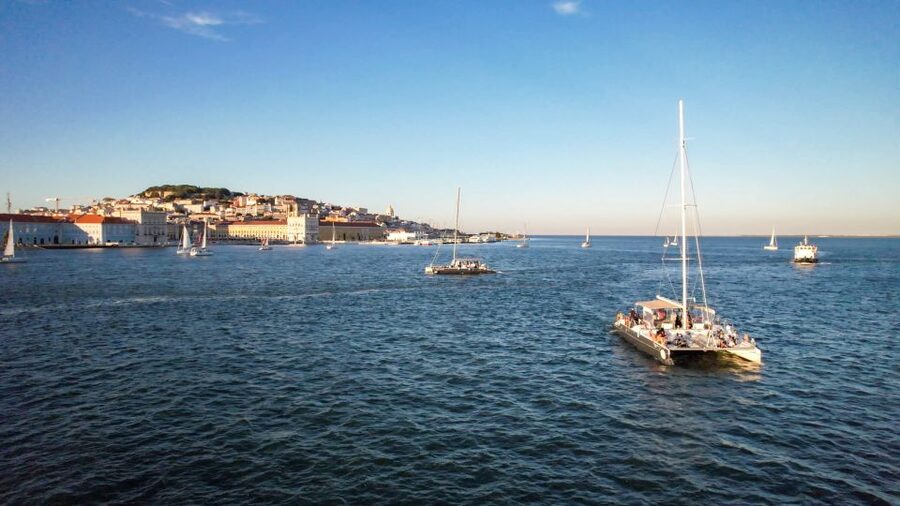 Lisbon: Sunset Catamaran Boat Tour with Music and Drinks - Should you book it?