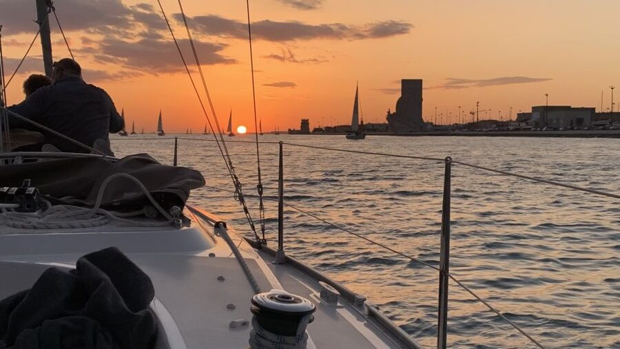 Lisbon: Sunset Cruise with Drinks - Under the 25 de Abril Bridge