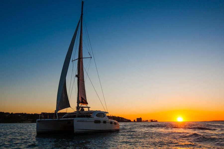 Lisbon: Sunset Cruise With Drinks on Spacious Yacht - Sailing past Lisbon’s eastern landmarks
