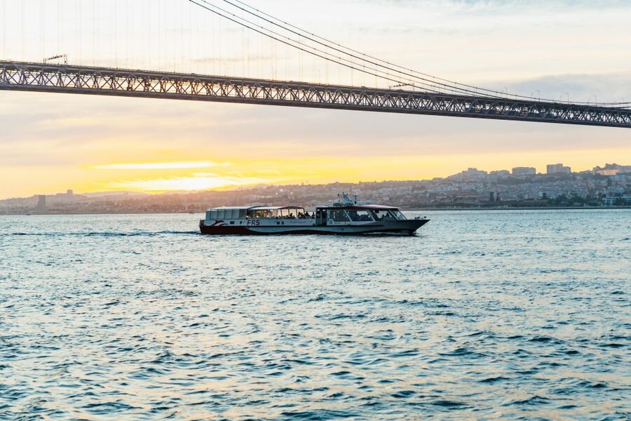 Lisbon: Sunset Cruise with Welcome Drink and Snacks - The route from Praça do Comércio to Belém