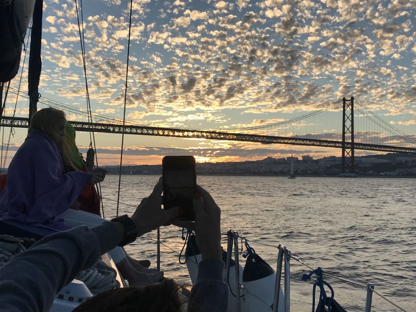 Lisbon: Sunset Sailing Cruise with Wine - Sunset, Weather, and the Best Time to Go