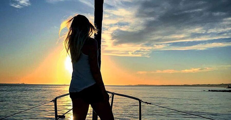 Lisbon: Sunset Sailing Cruise with Wine - Boarding at Rent a Boat
