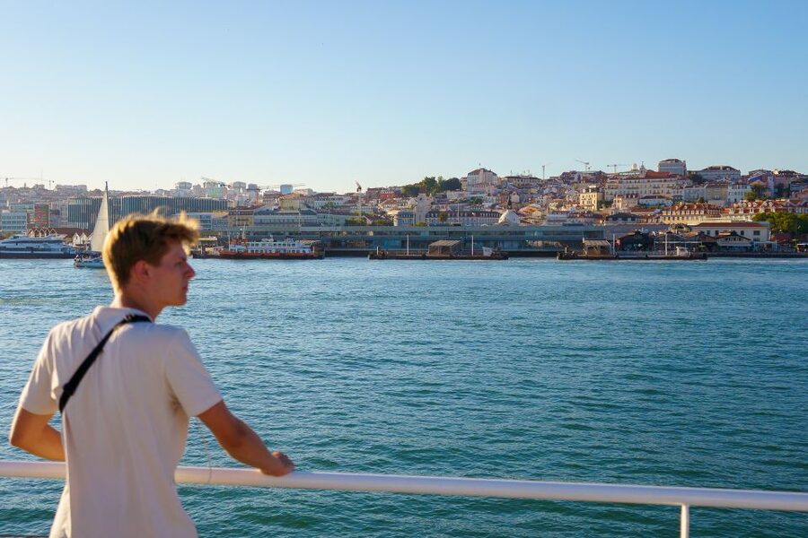 Lisbon: Tagus River Cruise with Welcome Drink - Why the Tagus gives you Lisbon’s clearest view