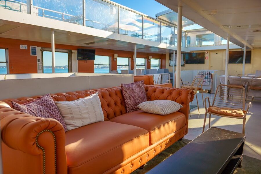 Lisbon: Tagus River Cruise with Welcome Drink - The welcome drink and onboard bar