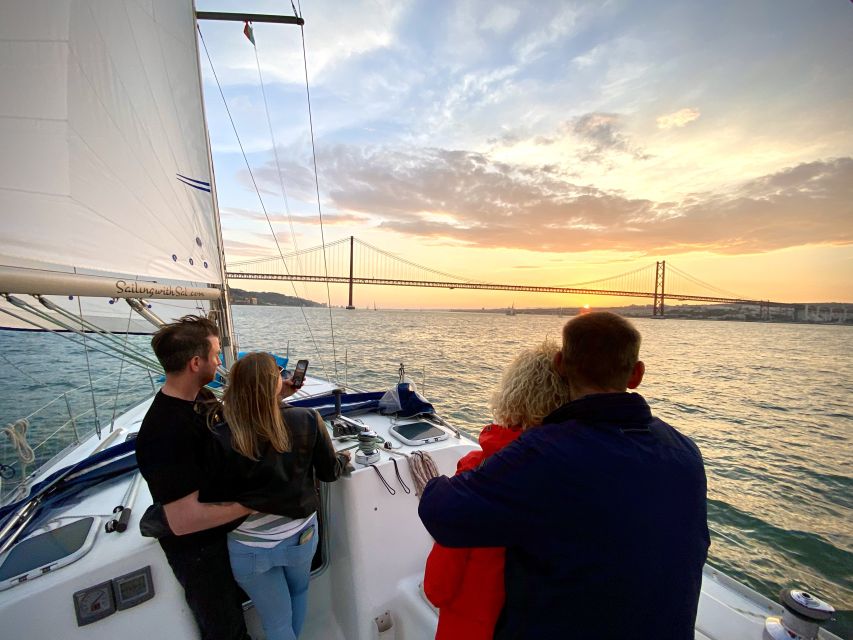 Lisbon: Tagus River Sunset Cruise with Drinks - Timing, weather, and what to pack