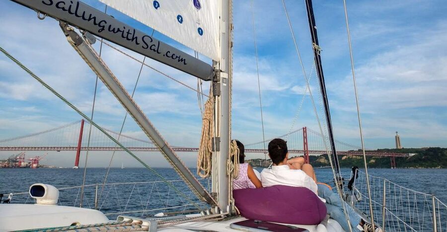 Lisbon: Tagus River Sunset Cruise with Drinks - A 12-meter sailboat instead of a big river cruiser