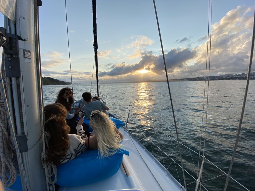 Lisbon: Tagus River Sunset Cruise with Drinks - Belém Tower and the Discoveries waterfront