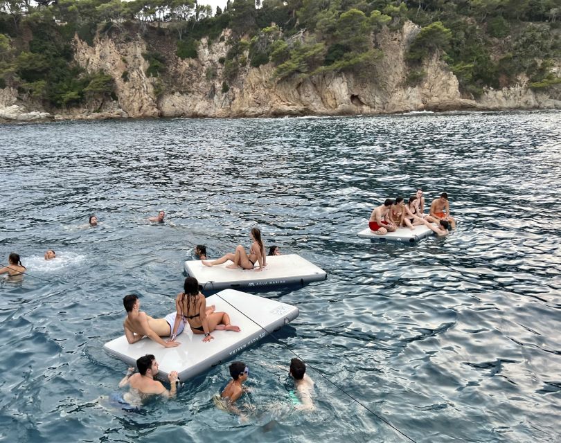 Lloret de Mar: Sunset Catamaran Cruise with DJ and Drinks - How this cruise compares with a quiet boat trip