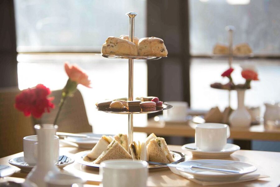 London: Afternoon Tea Cruise on the River Thames - My practical verdict on the 90-minute format