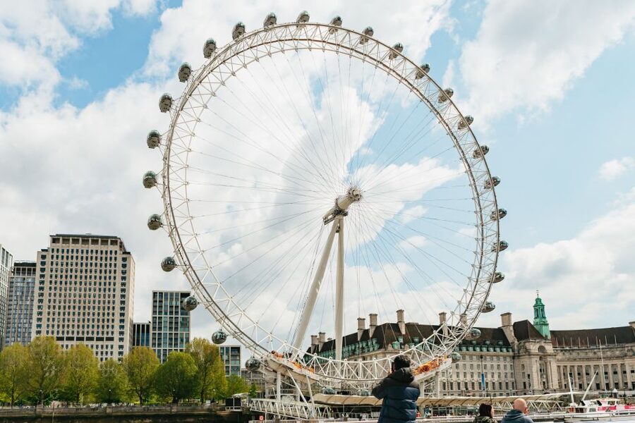 London: River Thames Hop-On Hop-Off Sightseeing Cruise - Tower Pier and the Tower of London