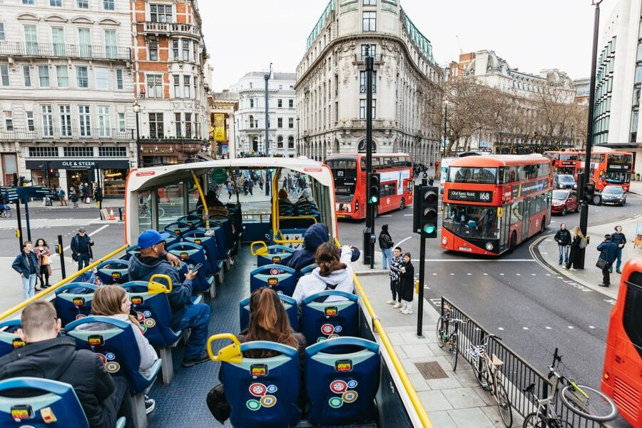 London: Tootbus Must-See Hop-On Hop-Off Bus Tour with Cruise - Timing, traffic, and the limits of hop-on convenience