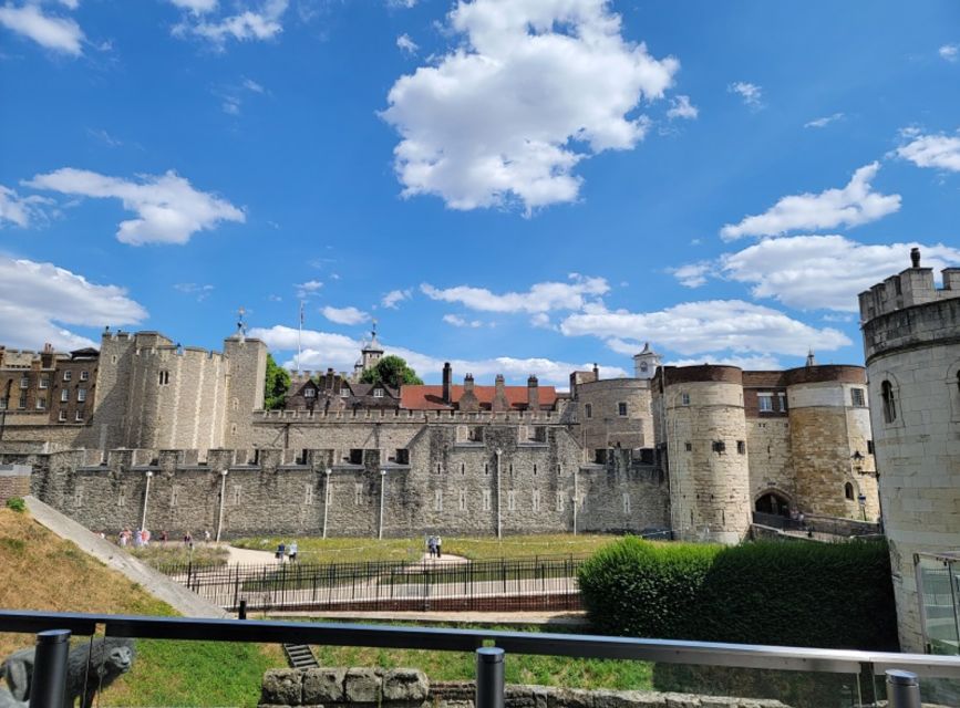 London: Tower of London Guided Tour with Boat Ride - Key points at a glance