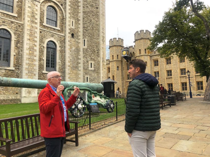 London: Tower of London Guided Tour with Boat Ride - A Thames cruise with Tower Bridge views