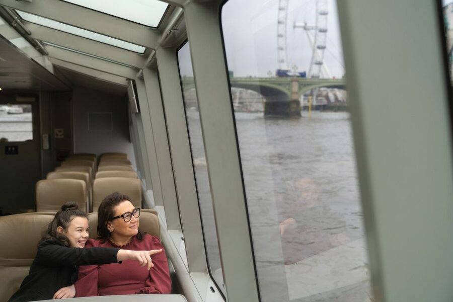 London: Uber Boat 1-Day Hop-On Hop-Off and Cable Car Tickets - Who Will Enjoy This Most?