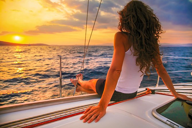 Los Cabos Luxury Sunset Sail with Light Appetizers and Open Bar - How much value do you get for $109?