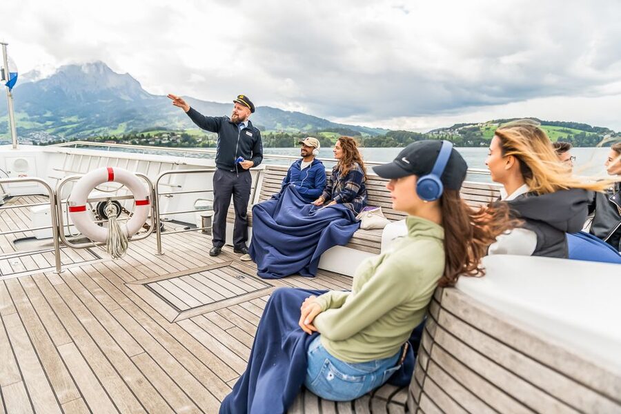 Lucerne: 1-Hour Cruise on Panoramic Yacht - Drinks, snacks, and the practical comforts
