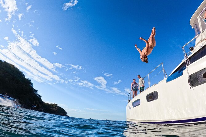 Luxury Yacht & Snorkel with All inclusive Open bar and lunch - Lunch and the open bar