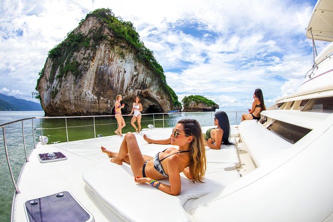 Luxury Yacht & Snorkel with All inclusive Open bar and lunch - Is $119 a fair price?