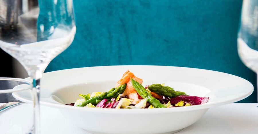 Lyon 2.5-Hour Dinner Cruise - What happens during the 150-minute cruise
