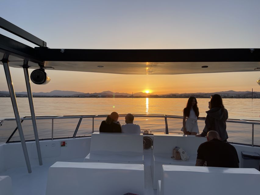 Málaga: Sunset Catamaran Trip - Setting out from Muelle Uno