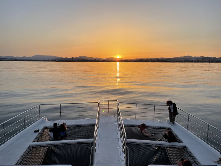Málaga: Sunset Catamaran Trip - Music, drinks, and the onboard mood