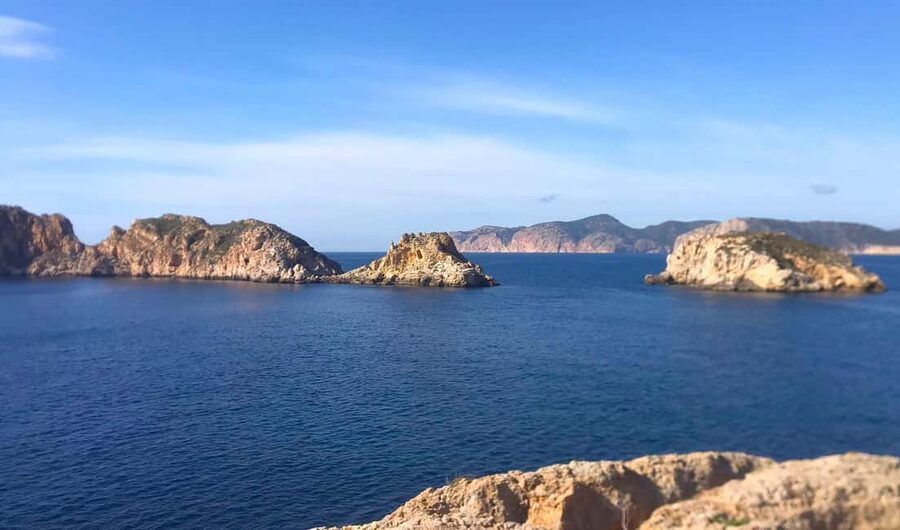 Mallorca: 3.5-Hour Boat Trip with Swimming and Snorkeling - Finding your place in the sun or shade