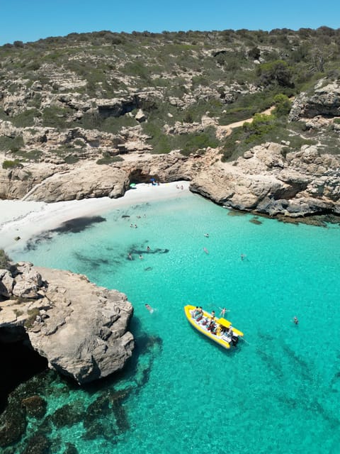 Mallorca: Caló des Moro and Cala Marmols Boat Tour - Port of Cala Figuera and the first coastal views