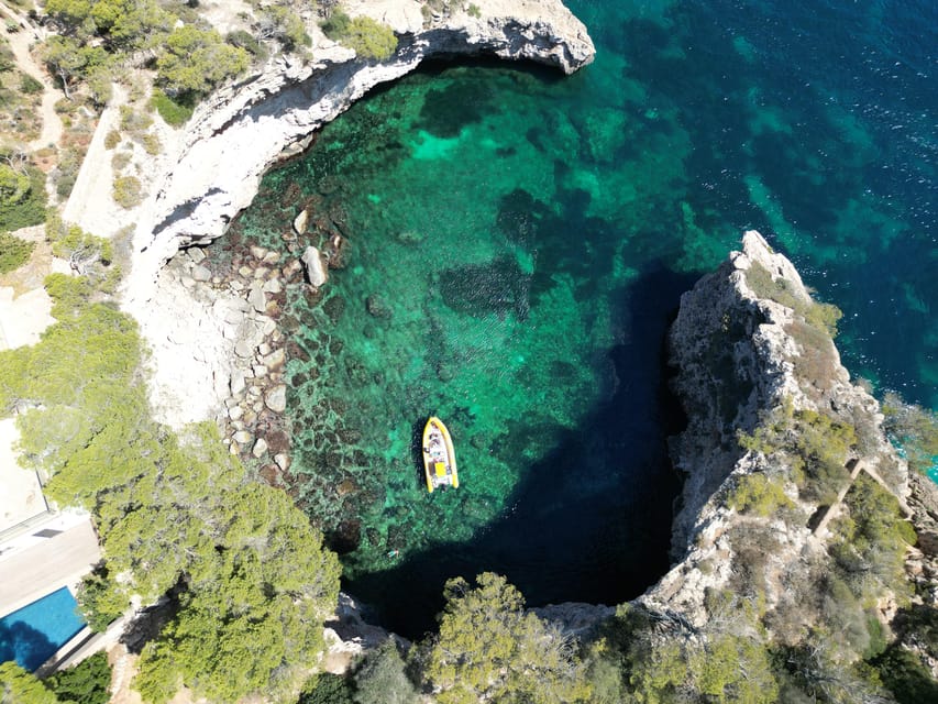 Mallorca: Caló des Moro and Cala Marmols Boat Tour - Cala Màrmols, the quieter swimming stop