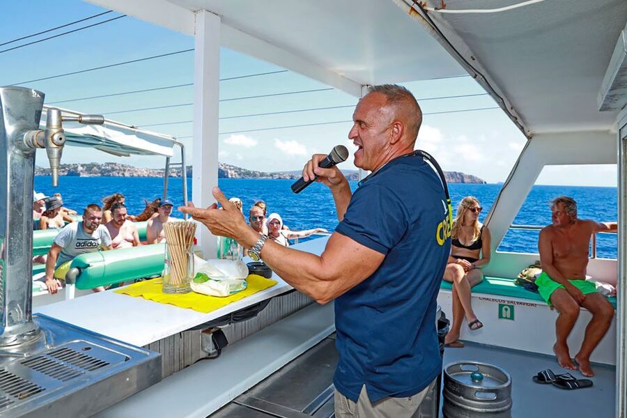 Mallorca: Dolphin Watching Cruise - The glass-bottom view is more than a gimmick