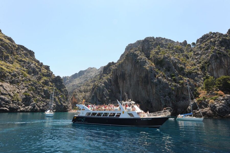 Mallorca: Island Trip by Train, Tramway, and Boat - Keeping the timetable under control