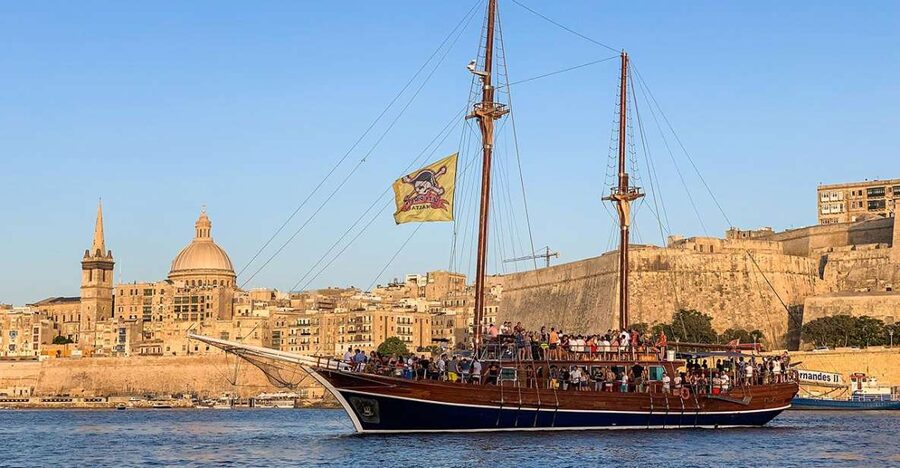 Malta: Lazy Pirate Boat Party with Drinks & Food - What the four-hour route feels like