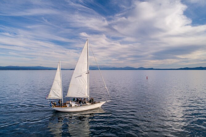Maori Rock Carvings Eco Sailing Taupo - Seeing the 14-meter carving from the water