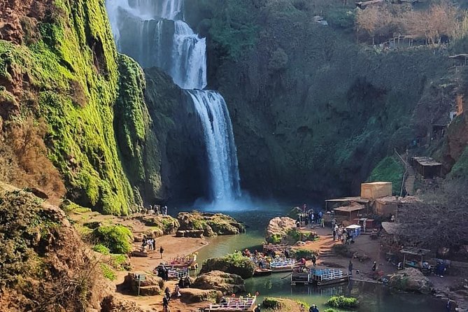 Marrakech: Ouzoud Waterfalls Guided Day Trip with Boat Ride - Walking down to the lower falls