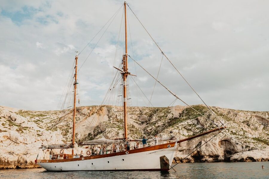 Marseille: Calanques Sailing Day Trip with Lunch and Wine - How comfortable is the yacht for seven hours?