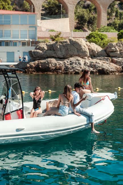 Marseille: Frioul Islands Boat Tour with Swim Stop - Port of Frioul in a 20-minute stop