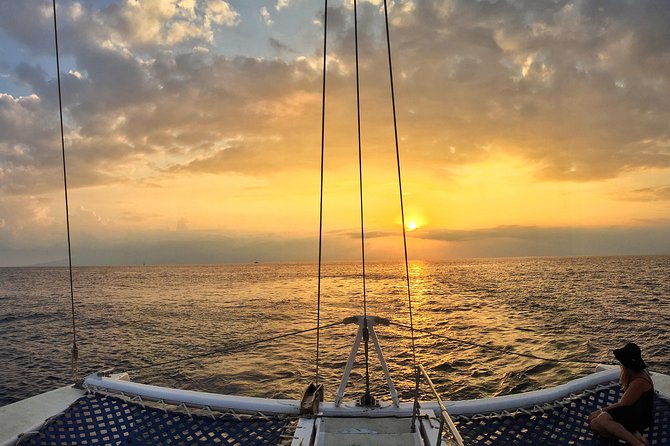 Maui: Original Sunset Cruise with Open Bar from Ka’anapali Beach - Rough water, wet seats, and other tradeoffs