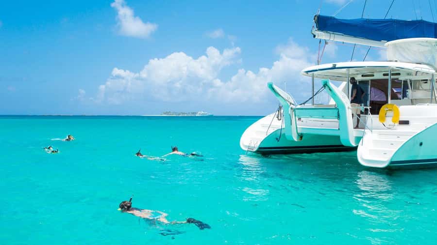 Mauritius: Ile Aux Cerfs Catamaran Trip w/ Lunch & Transfer - Key points to know before booking