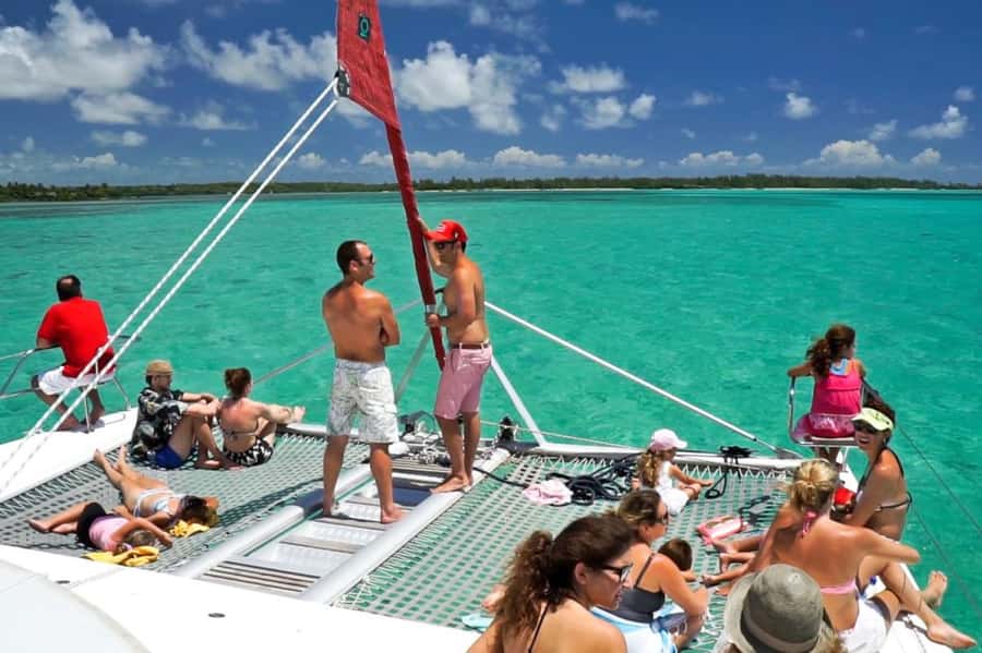 Mauritius: Ile Aux Cerfs Catamaran Trip w/ Lunch & Transfer - Snorkeling in the lagoon