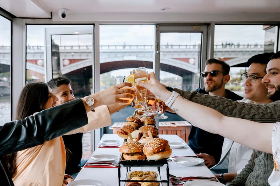Melbourne: 2-Hour Bottomless Brunch Cruise - Boarding at Southgate and settling into the Spirit of Melbourne