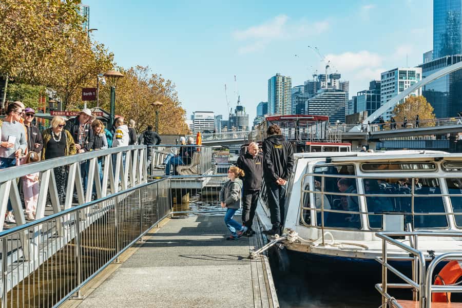 Melbourne: 2-Hour City Highlights River Cruise - Upstream to the MCG and Olympic Park
