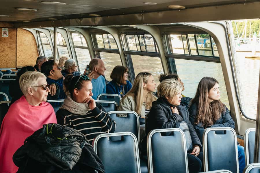 Melbourne: 2-Hour City Highlights River Cruise - Commentary, timing, and the possible boat change