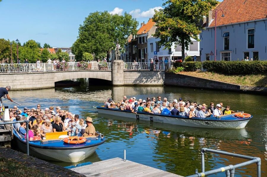 Middelburg: City Canal Cruise - Why Middelburg is best understood from its canals