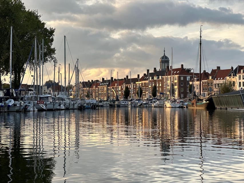 Middelburg: City Canal Cruise - Comfort, bridges, and changing weather