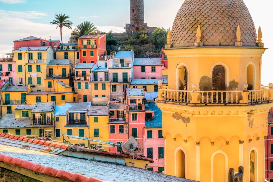 Milan: Cinque Terre Full-Day Guided Trip With Cruise - What the guide adds to the experience