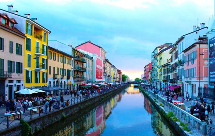 Milan: Navigli Canal Boat Cruise - Naviglio Grande and the case di Ringhiera